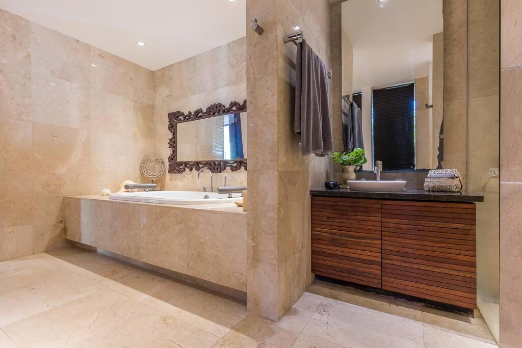 Eshara 1 Our Tropical & Luxury 3br 450m From * Seminyak (Bali)