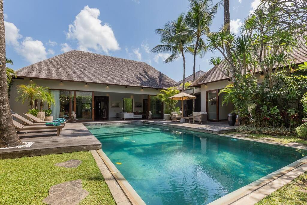 Eshara 1 Our Tropical & Luxury 3br 450m From Villa
